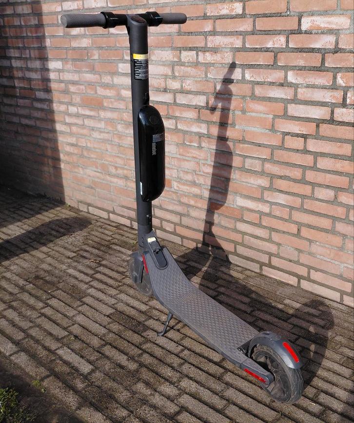 Segway Ninebot ES4 E-step - 45km bereik, 32km/u, extra accu, Fietsen en Brommers, Steps, Zo goed als nieuw, Elektrische step (E-scooter)