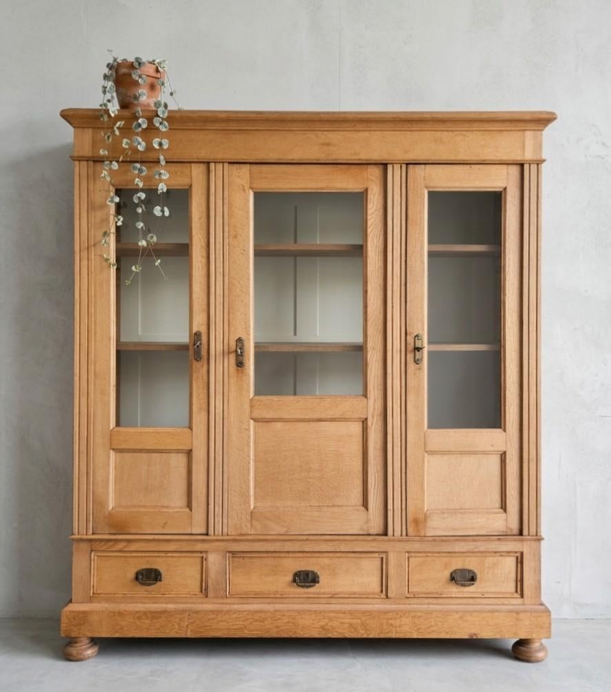 Antieke eiken driedeurs servieskast vintage schoolkast kast, Ophalen of Verzenden