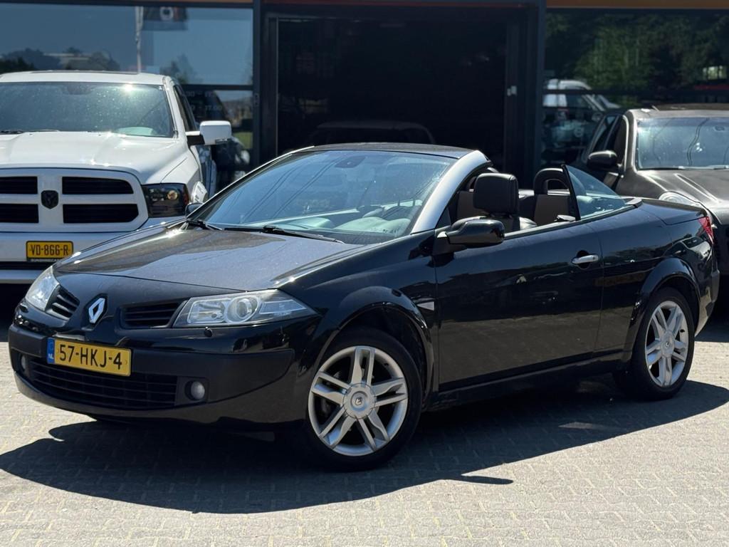 Renault Mégane Coupé-Cabriolet 2.0-16V Privilège STLVRM/P, Voorwielaandrijving, 1998 cc, 135 pk, Gebruikt