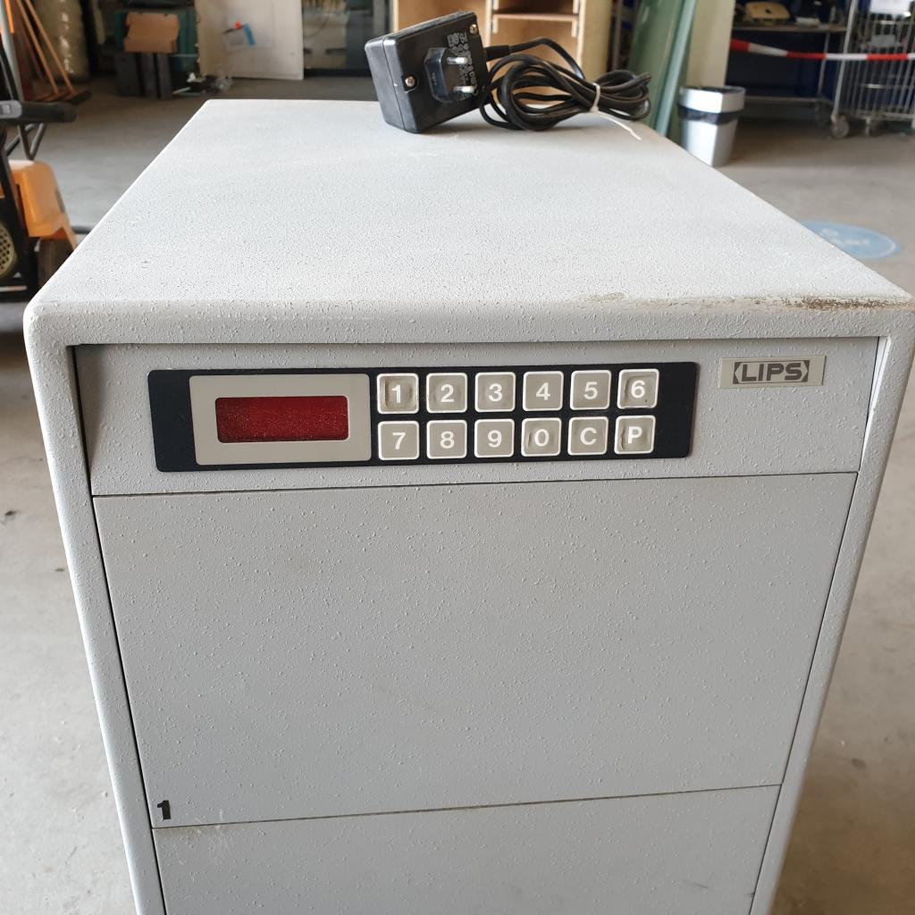 Kleine LIPS paspoort kluis brandkast met laden [ OP SLOT !!, Niet ingevuld, Gebruikt, Niet ingevuld, Niet ingevuld