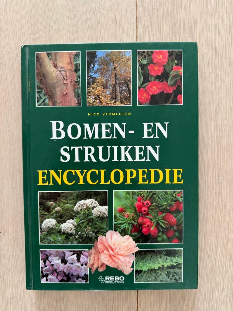 Bomen- en Struikenencyclopedie - Nico Vermeulen, Ophalen of Verzenden, Zo goed als nieuw, Bloemen en Planten, Los deel