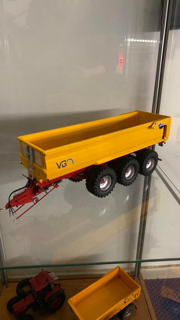 Vgm everest 30, Hobby en Vrije tijd, Modelauto's | 1:32, Ophalen of Verzenden, Zo goed als nieuw, Tractor of Landbouw
