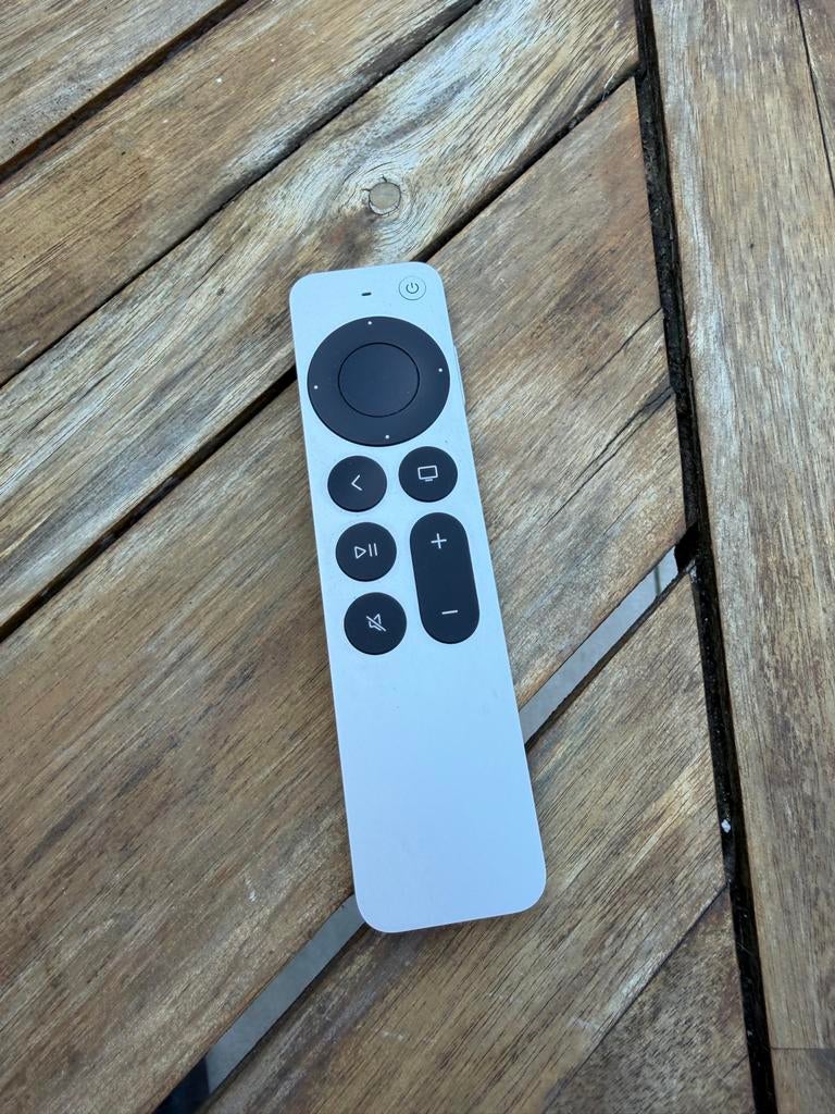 Apple Siri Remote 2022 - Zeer nette staat, Ophalen of Verzenden, Zo goed als nieuw, Origineel, Mediaspeler