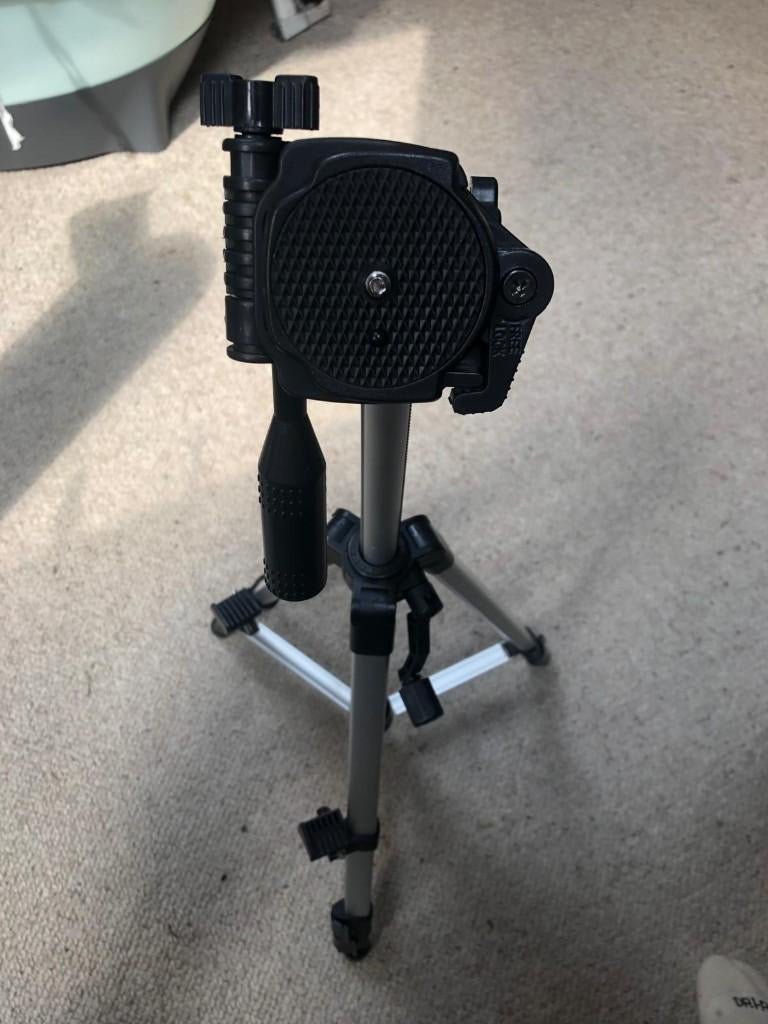 Camera statief tripod (nieuw in doos), Audio, Tv en Foto, Fotografie | Statieven en Balhoofden, Ophalen, Nieuw, Minder dan 150 cm