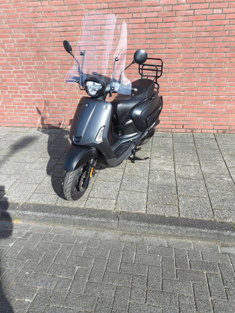 Kymco Like 2024 Geel Kenteken - Incl. Accessoires & Garantie, Fietsen en Brommers, Scooters | Kymco, Maximaal 45 km/u, Ophalen of Verzenden
