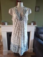 K-design crème met blauwe jurk stenen v halslijn XL, K-design, Verzenden, Wit, Maat 46/48 (XL) of groter