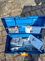 Partij diverse sloten en deurbeslag, Doe-het-zelf en Verbouw, Hang- en Sluitwerk, Ophalen of Verzenden