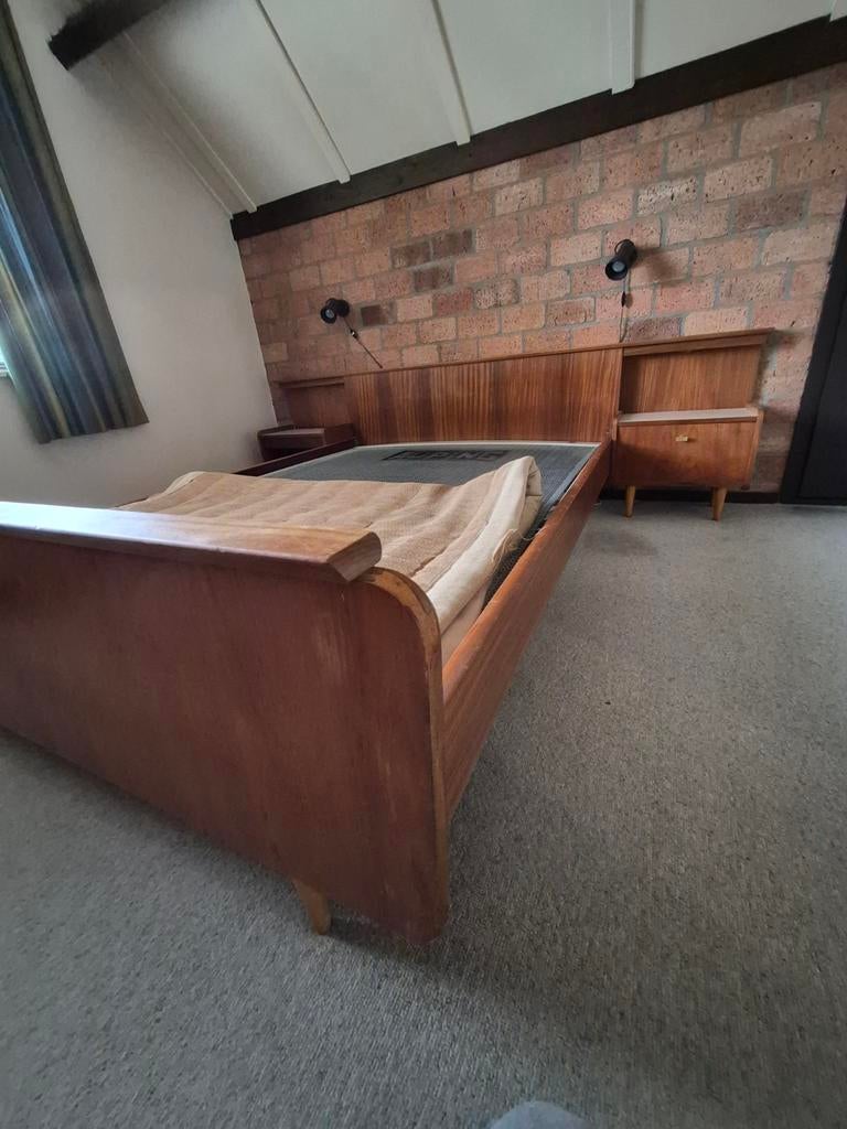 Vintage houten bed met Auping matras 140x190 cm, Huis en Inrichting, Slaapkamer | Bedden, Ophalen, Gebruikt, Bruin, Vintage