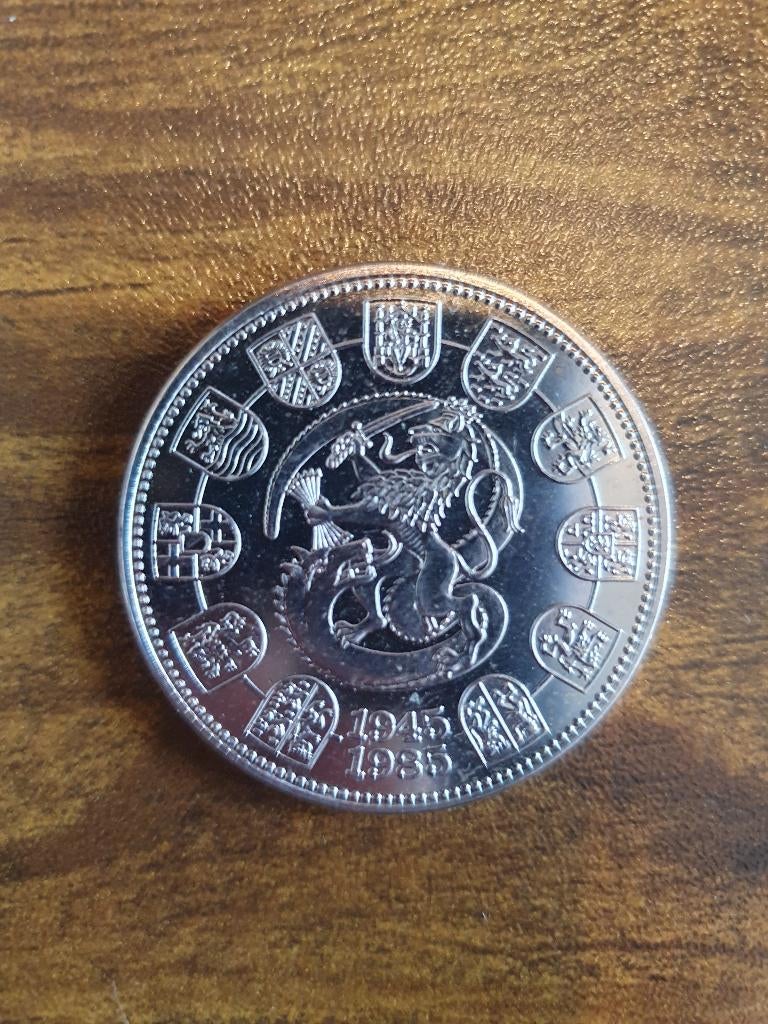 Mooie penning 40 jaar bevrijding (1985) in zeer goede staat, Ophalen of Verzenden, Overige materialen, Nederland