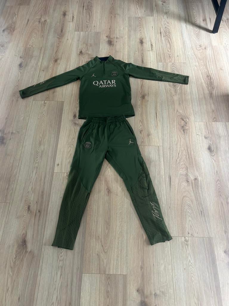 Trainingspak Paris Saint Germain groen mt 147-158 / L-kids, Sport en Fitness, Voetbal, Maat XS of kleiner, Ophalen of Verzenden