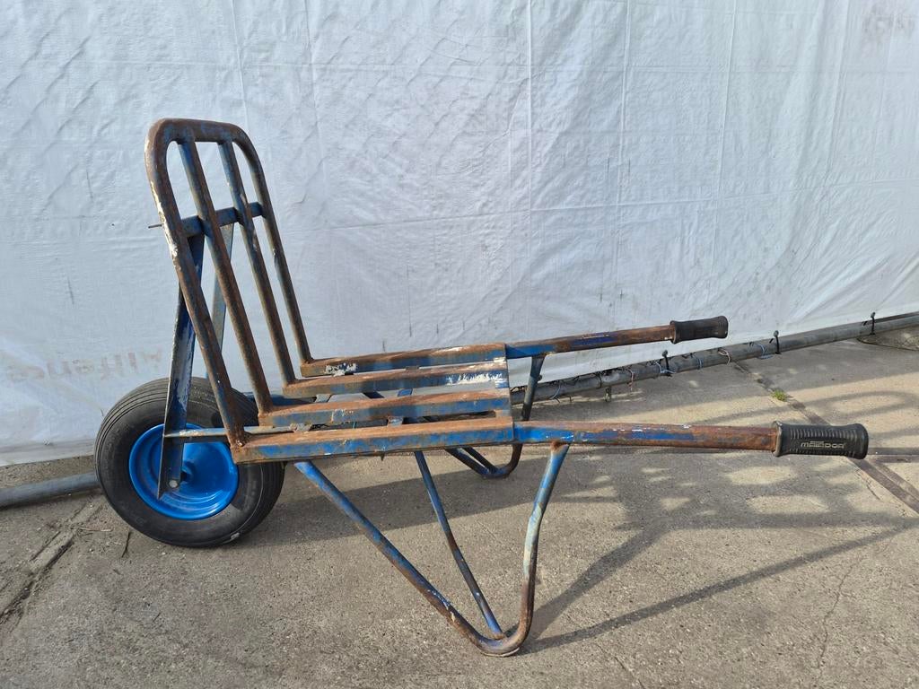 Matador stenenkruiwagen, Ophalen