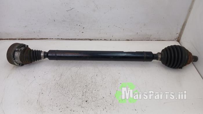 Aandrijfas rechts-voor van een Volkswagen Golf, Auto-onderdelen, Remmen en Aandrijving, Volkswagen, Gebruikt, 3 maanden garantie