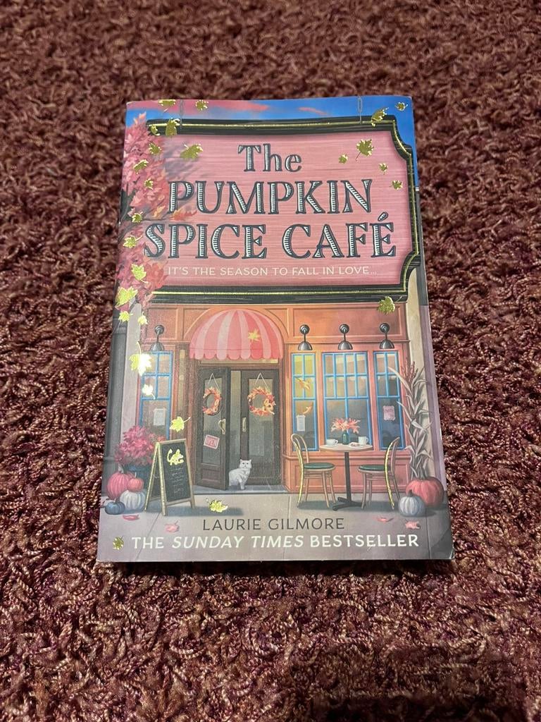The pumpkin spice cafe - Laurie Gilmore, Ophalen of Verzenden, Zo goed als nieuw, Laurie Gilmore