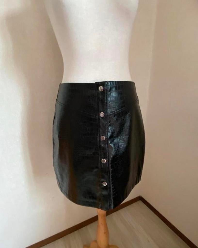 Stijlvol croco rokje van faux cuir - M/L (38/40), Kleding | Dames, Rokken, Maat 38/40 (M), Zwart, Nieuw, Ophalen of Verzenden