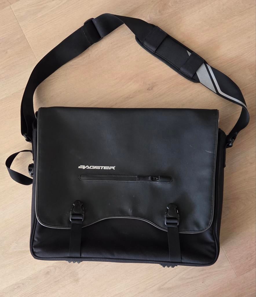 Bagster schoudertas / computertas, Computers en Software, Laptoptassen, Ophalen of Verzenden, 17 inch of meer, Zo goed als nieuw
