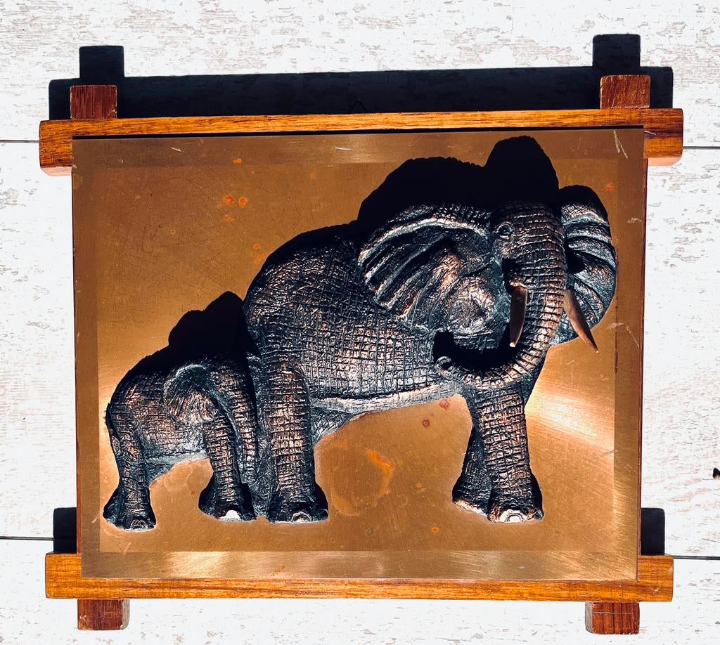 Olifant met Kind - Koper op Hout ca 1950 Zuid Afrika - Wand, Huis en Inrichting, Ophalen of Verzenden, Zo goed als nieuw