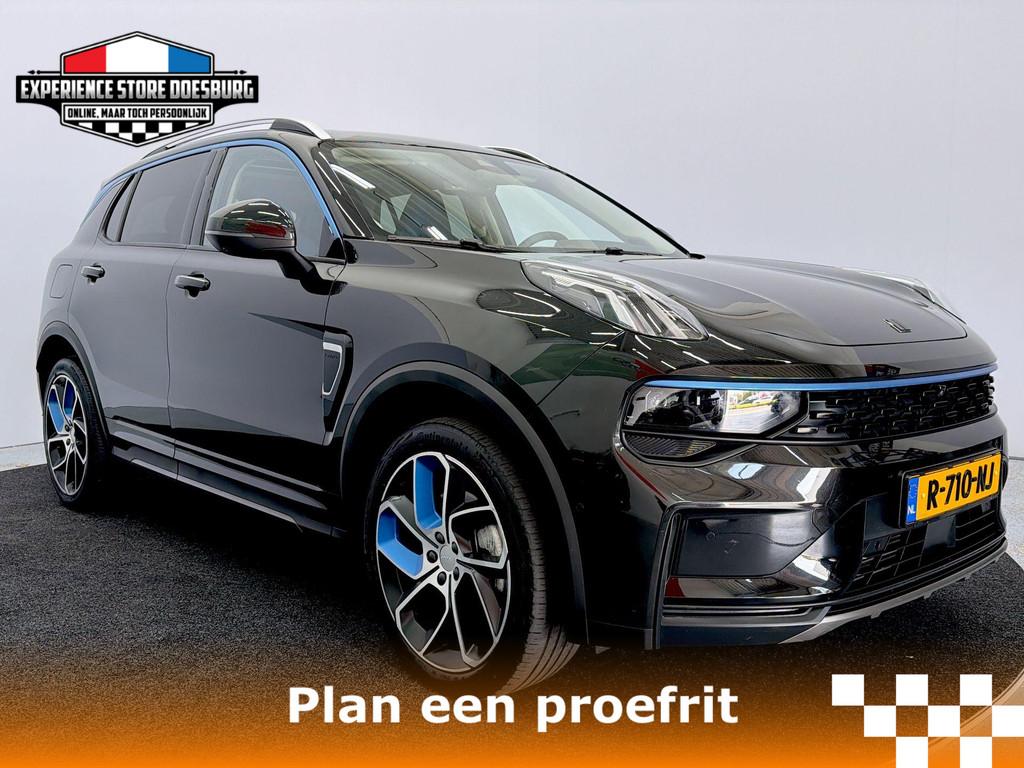Lynk en Co 01 1.5 MY22 - Een zwarte belofte op vier wielen!, Stof, Euro 6, Met garantie (alle), Bedrijf