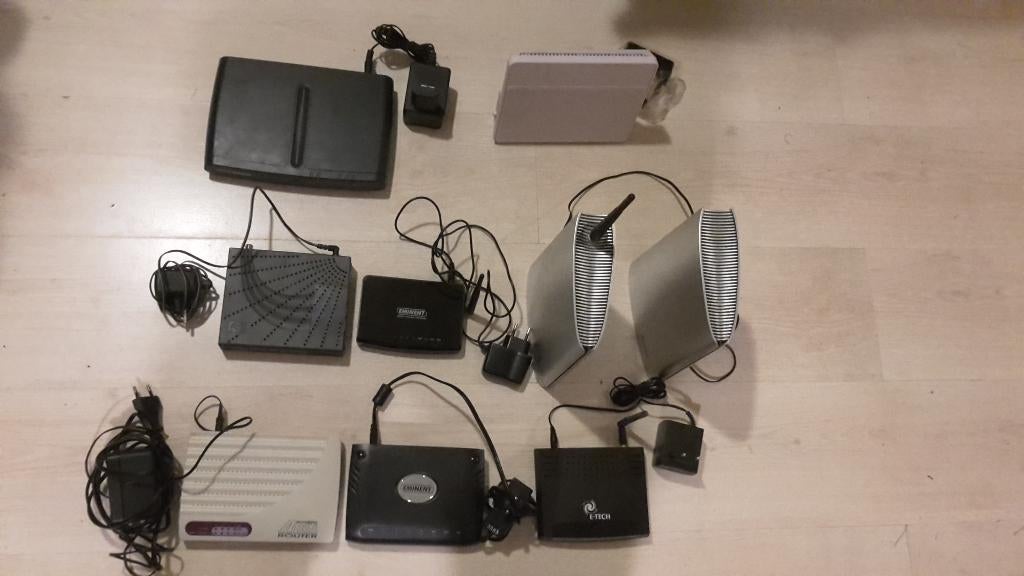 Partij Internet Modem , Router en Wireless, diverse soorten, Ophalen of Verzenden, Zo goed als nieuw