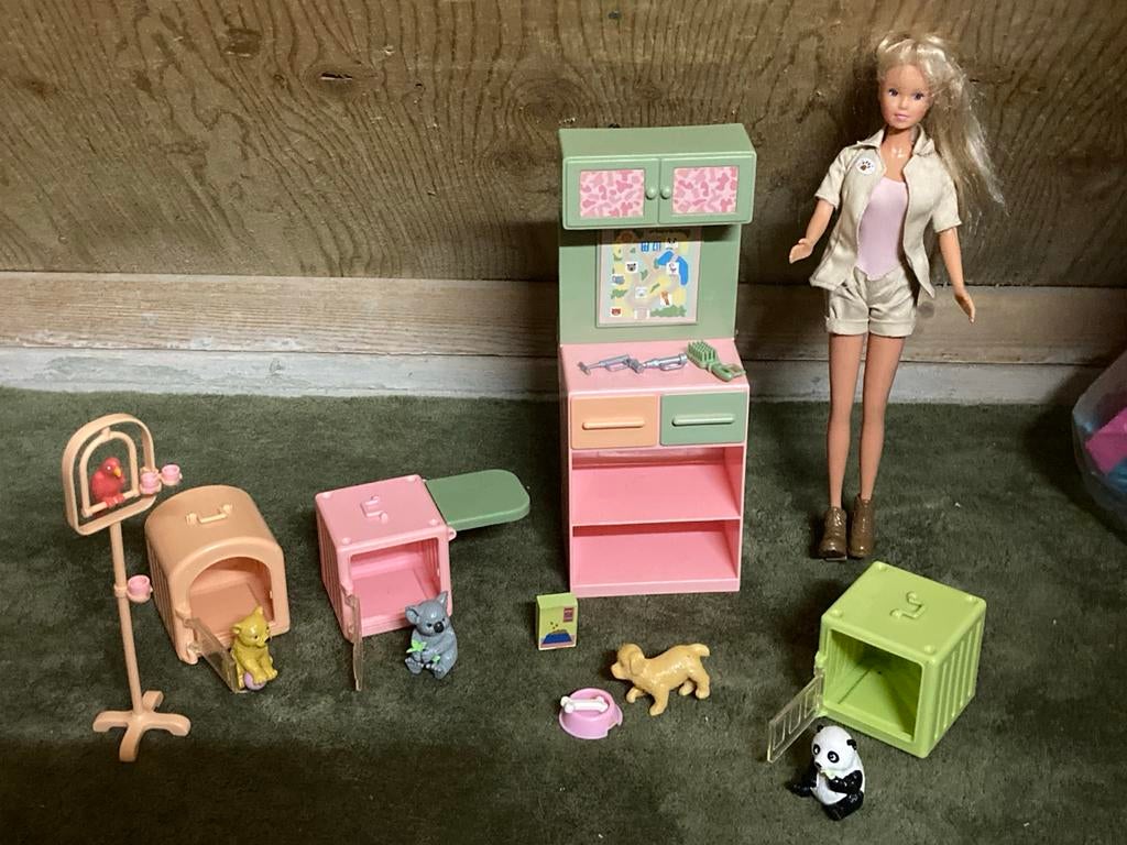 Barbie Dierenarts Speelset met Barbiepop en Dieren, Ophalen of Verzenden, Gebruikt, Barbie