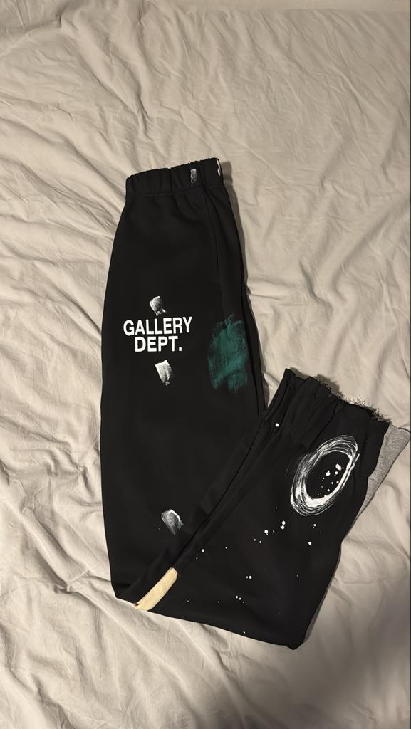 Gallery Dept. Flared Sweatpants - Zwart met verfspatten, Verzenden, Gedragen, Zwart, Lang