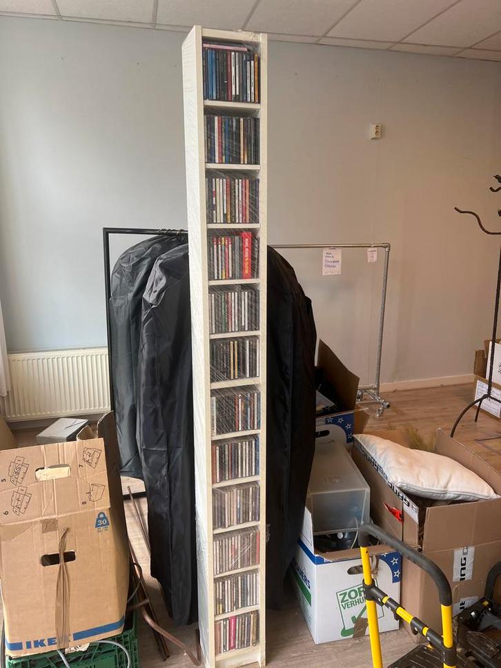 IKEA Cd kast met 180 cd's, Huis en Inrichting, Woonaccessoires | Cd- en Dvd-rekken, Gebruikt, Cd's, 150 discs of meer, Hout, Ophalen of Verzenden