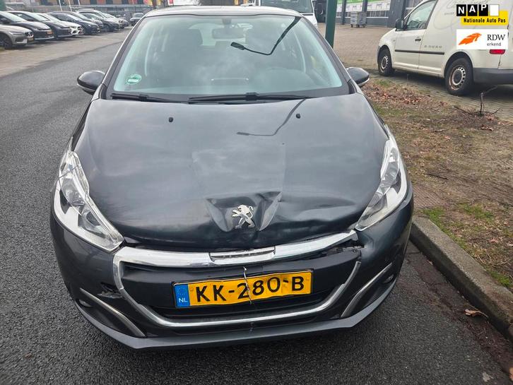 Peugeot 208 1.2 PureTech Blue Lease drive good, Auto's, Peugeot, Bedrijf, Te koop, ABS, Airbags, Airconditioning, Bluetooth, Boordcomputer