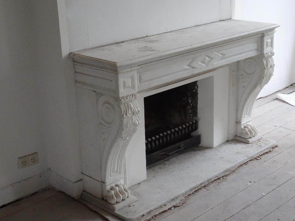 Antieke wit marmer schouw 165x45x95cm., Ophalen