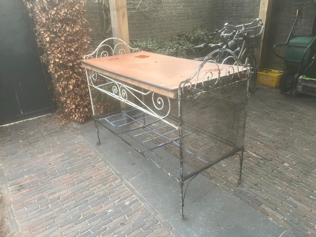 Oud Frans ledikantje / tuinbankje van smeedijzer, Antiek en Kunst, Ophalen