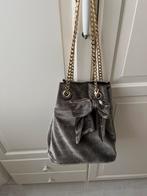 Fluwelen schoudertas met gouden ketting en strik, Sieraden, Tassen en Uiterlijk, Tassen | Damestassen, Ophalen of Verzenden, Zo goed als nieuw