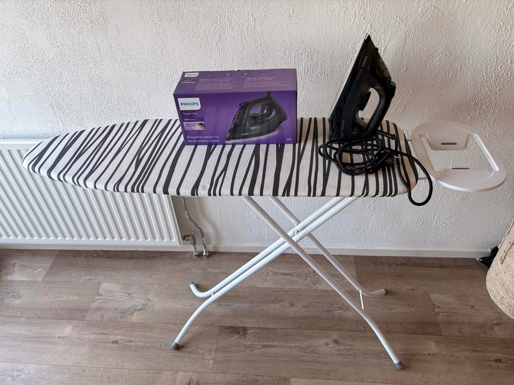 Philips strijkijzer en strijkplank Blokker, Ophalen, Zo goed als nieuw, Strijkijzer met snoer