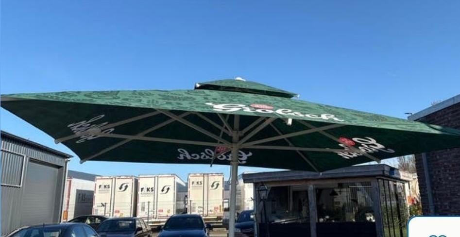 Grote Grolsch Parasol met Voet - Ideaal voor Terras, Ophalen of Verzenden, Gebruikt, 3 tot 4 meter, Parasolvoet