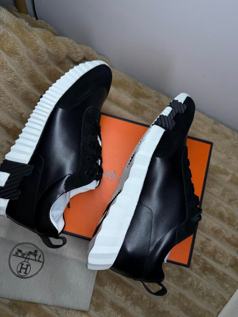 Nieuwe Hermès Bouncing Sneakers Zwart Leer Maat 39, Kleding | Dames, Schoenen, Ophalen of Verzenden, Nieuw, Zwart, Sneakers of Gympen