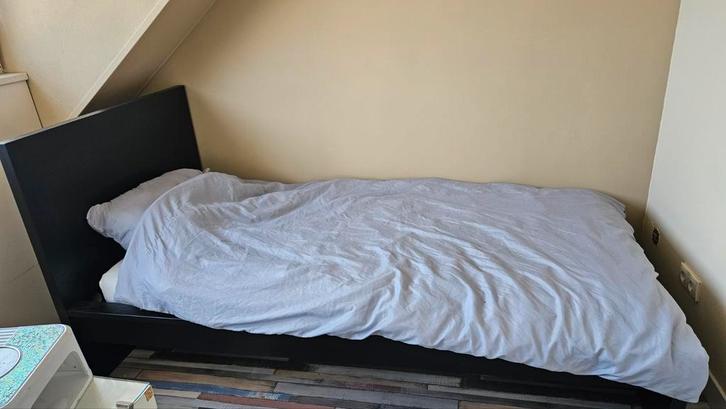 1 persoonsbed Ikea Malm zwart met lattenbodem, Huis en Inrichting, Slaapkamer | Bedden, Gebruikt, Twijfelaar, 140 cm, Hout, Zwart