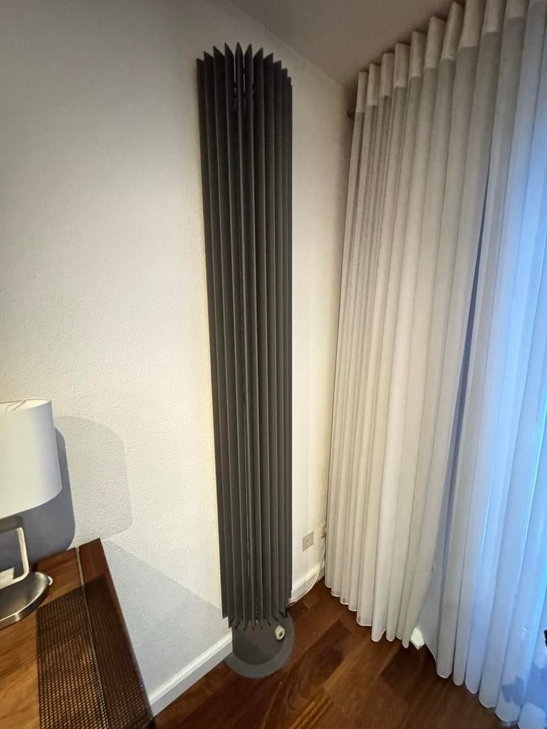 Jaga Circo verticale radiator - Modern en efficiënt, Ophalen, Gebruikt, Radiator, Minder dan 60 cm