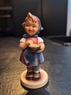 Vintage Hummel beeldje: Meisje met kom, Verzamelen, Beelden en Beeldjes, Ophalen of Verzenden, Gebruikt, Hummel