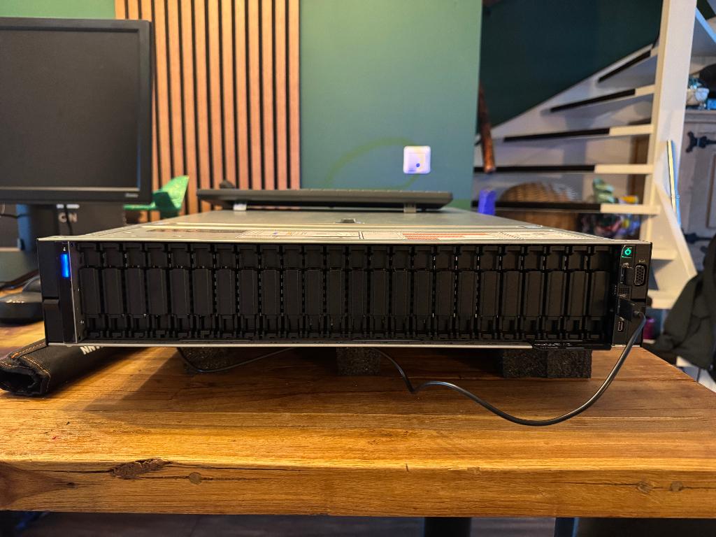 Dell PowerEdge R740xd–2Xeon Gold 6240–128GB DDR4 ECC, Computers en Software, Servers, Ophalen, 2 tot 3 Ghz, Hot swappable onderdelen