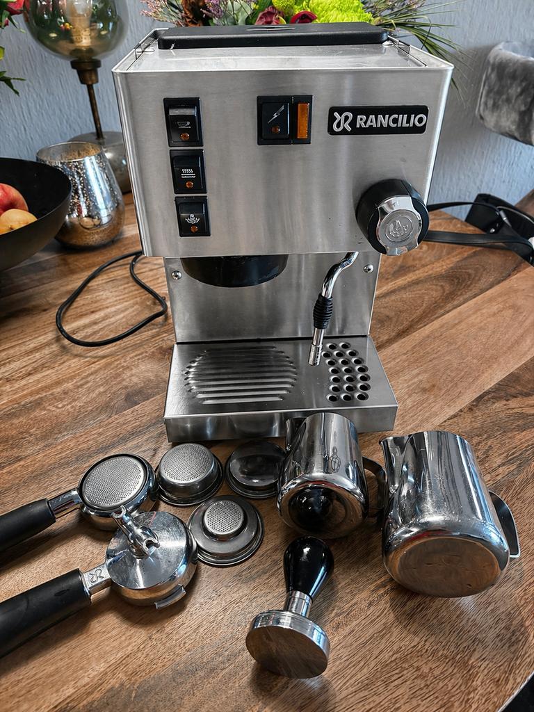 Rancilio Silvia, 10 kopjes of meer, Ophalen, Zo goed als nieuw, Espresso apparaat