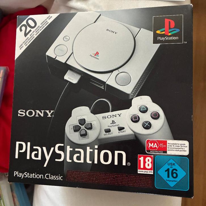 Mini PlayStation Classic + 20 spellen, Spelcomputers en Games, Spelcomputers | Sony PlayStation 1, Zo goed als nieuw, Met 2 controllers