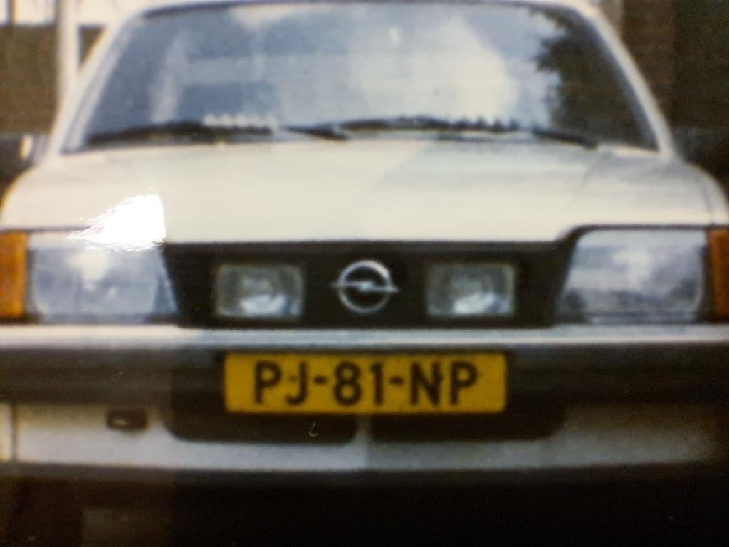 Opel Ascona C grill met hella lampen, Gebruikt, Voor, Opel, Ophalen of Verzenden