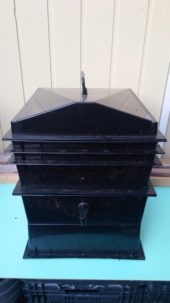 Wormenhotel wormenbak, Ophalen, Zo goed als nieuw