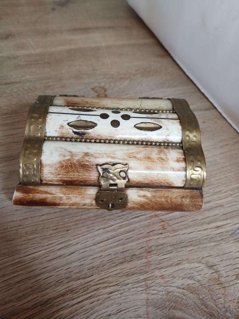 Vintage antiek?sieraden doosje kamelen bot messing ingelegd, Ophalen, Gebruikt, Overige kleuren