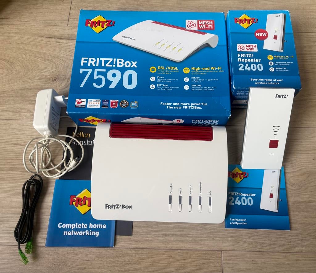 FRITZ!Box 7590 en FRITZ!Repeater 2400, Computers en Software, Routers en Modems, Zo goed als nieuw, Router met modem, Ophalen