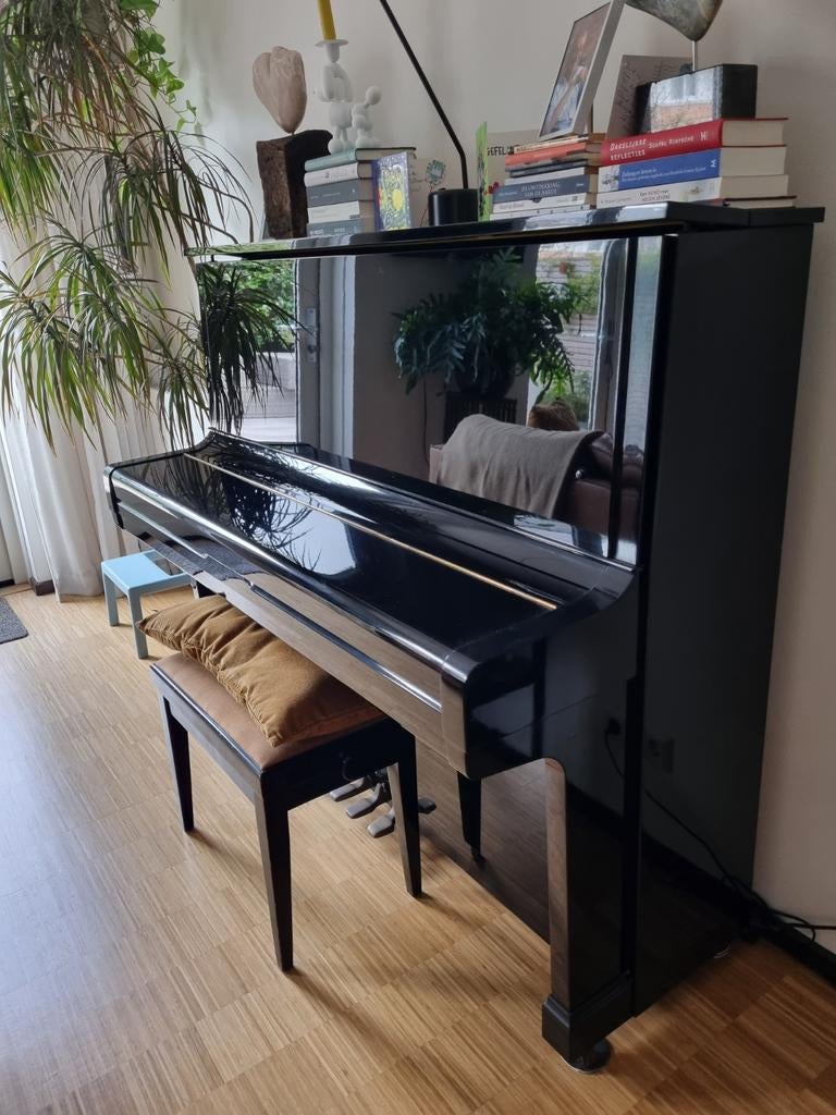 Yamaha U2H piano hoog model, hoogglans zwart, Ophalen of Verzenden, Gebruikt, Zwart, Hoogglans