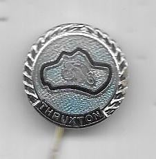 THRUXTON MOTOR RACE CIRCUIT SPELD, Verzamelen, Speldjes, Pins en Buttons, Verzenden, Gebruikt, Overige onderwerpen, Speldje of Pin