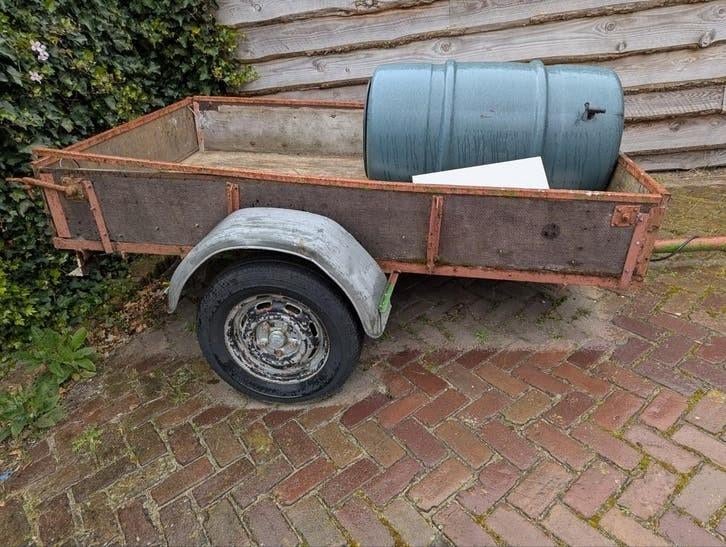 Regenton incl gebruikte aanhanger, Tuin en Terras, 150 liter of meer, Ophalen, Gebruikt, Hout