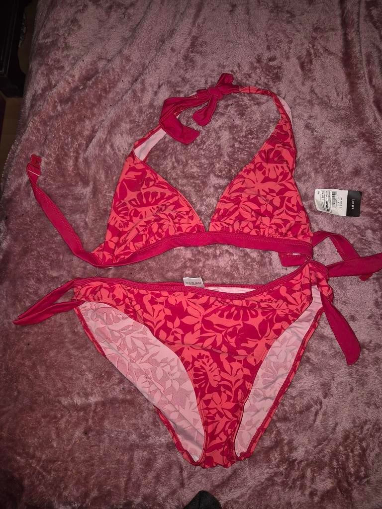 Rode bikini maat 46 - Nieuw!, Kleding | Dames, Badmode en Zwemkleding, Zeeman, Nieuw, Ophalen of Verzenden, Bikini