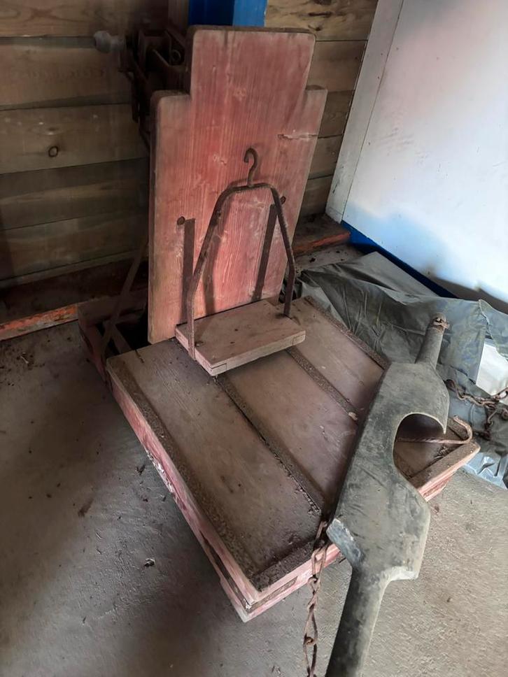 Antieke Vloerweegschaal - Decoratief en Functioneel, Doe-het-zelf en Verbouw, Weegschalen, Gebruikt, Vloerweegschaal, 200 kg of meer