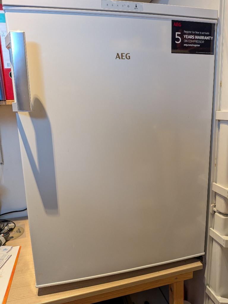 AEG koelkast met vriesvak, Witgoed en Apparatuur, Koelkasten en IJskasten, 60 cm of meer, 100 tot 150 liter, Zo goed als nieuw