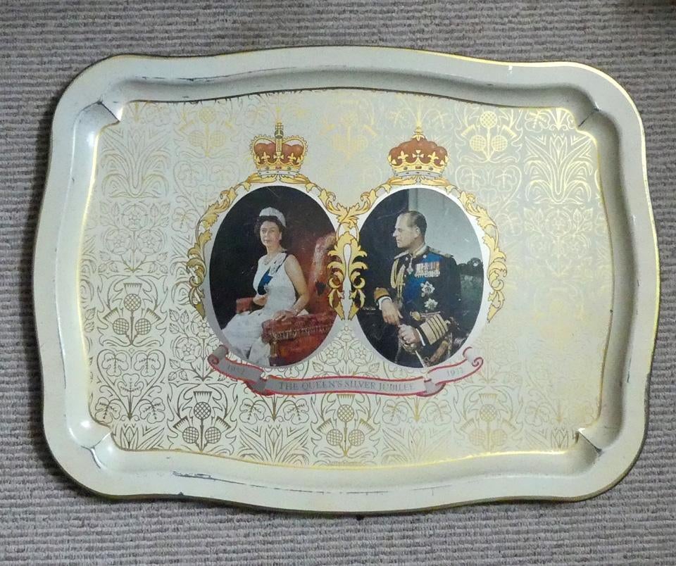 Queen Elizabeth II silver jubilee dienblad 1977, Verzamelen, Ophalen of Verzenden, Gebruikt, Buitenland, Servies