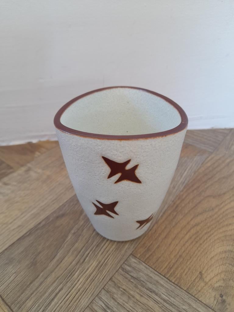Vintage driehoekig vaasje Ravelli - 17, Antiek en Kunst, Antiek | Keramiek en Aardewerk, Ophalen of Verzenden